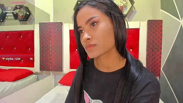 Snapshot of Karoll014 chatting on 11.27.25 Karoll014 online show from 11.27.25