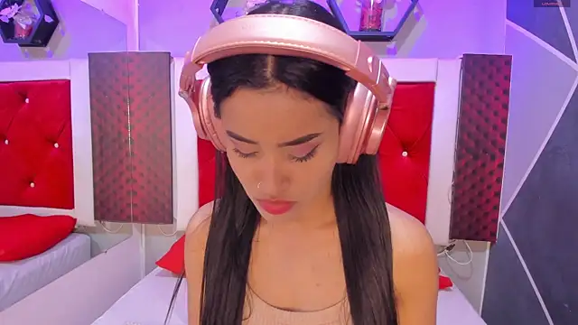 Snapshot of Karoll014 chatting on 12.03.25 Karoll014 online show from 12.03.25