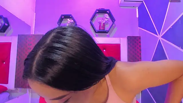 Snapshot of Karoll014 chatting on 12.05.25 Karoll014 online show from 12.05.25