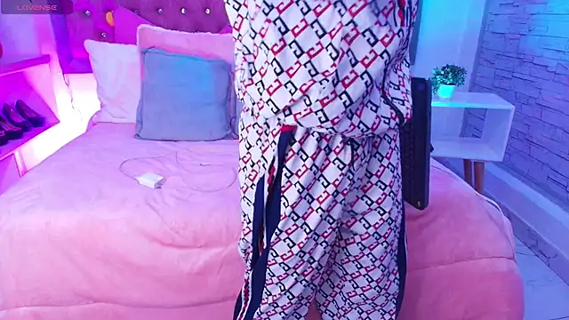 Tayzon Foxxx online show from 09.29.25