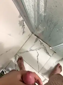 Snapshot of Erenn34 chatting on 12.20.25 Erenn34 online show from 12.20.25