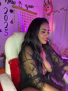 Snapshot of AlisonHoot69 chatting on 01.03.25 AlisonHoot69 online show from 01.03.25