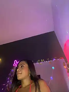 Snapshot of AlisonHoot69 chatting on 01.11.25 AlisonHoot69 online show from 01.11.25