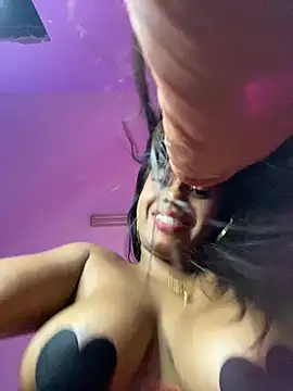 Snapshot of AlisonHoot69 chatting on 02.19.25 AlisonHoot69 online show from 02.19.25