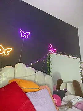 Snapshot of AlisonHoot69 chatting on 02.23.25 AlisonHoot69 online show from 02.23.25