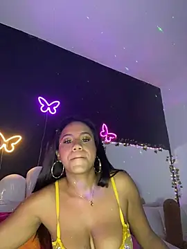 Snapshot of AlisonHoot69 chatting on 03.15.25 AlisonHoot69 online show from 03.15.25