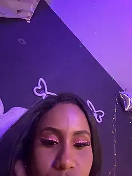 Snapshot of AlisonHoot69 chatting on 11.24.25 AlisonHoot69 online show from 11.24.25