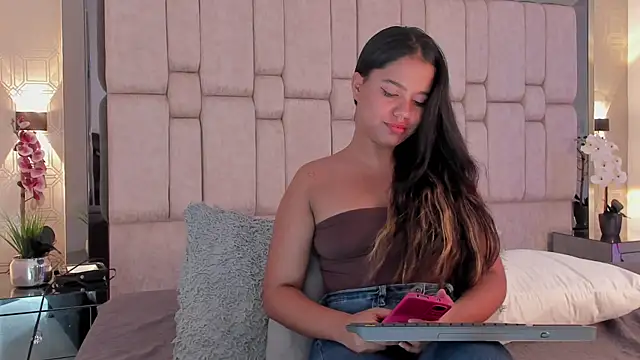 Marilyn-Cooper online show from 03.05.25