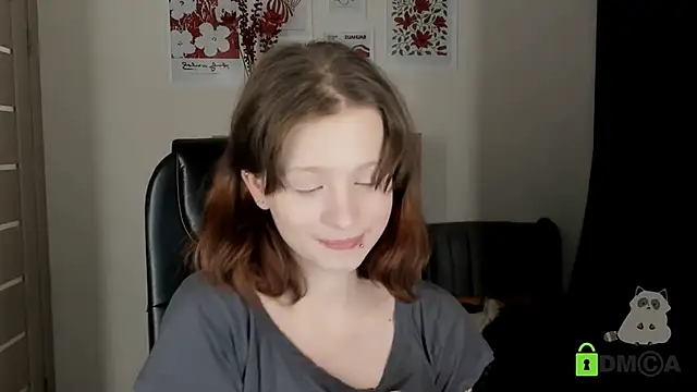 Snapshot of Alina_Mills chatting on 11.28.25 Alina Mills online show from 11.28.25