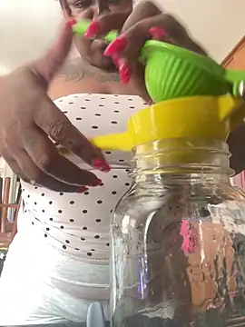 Snapshot of Goddess_Nafeesha chatting on 07.01.26 Goddess Nafeesha online show from 07.01.26