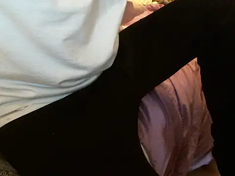 Snapshot of bravo23toro chatting on 02.14.26 bravo23toro online show from 02.14.26