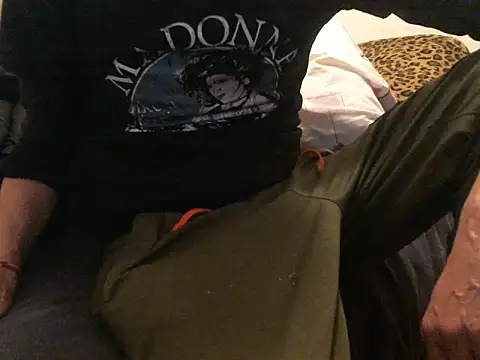 Snapshot of bravo23toro chatting on 02.26.26 bravo23toro online show from 02.26.26