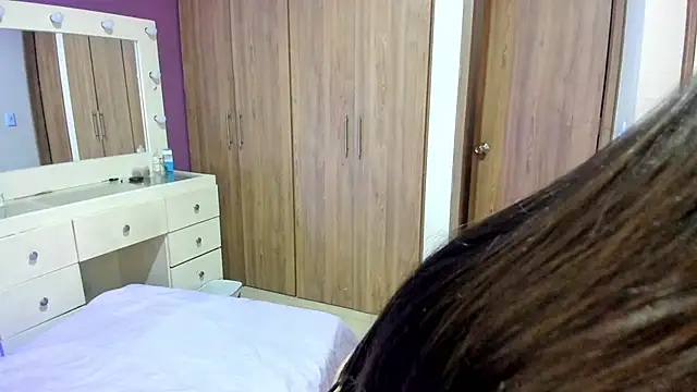 Snapshot of Medelynevans1 chatting on 11.14.25 Medelynevans1 online show from 11.14.25