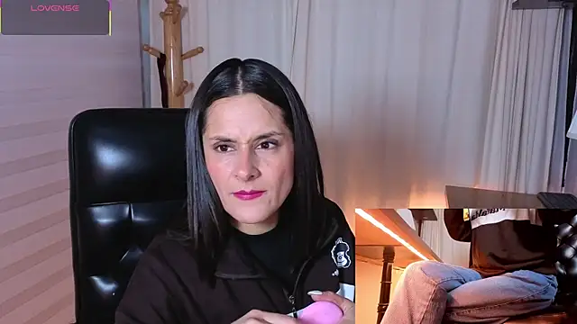 Alice milf  online show from 10.28.25