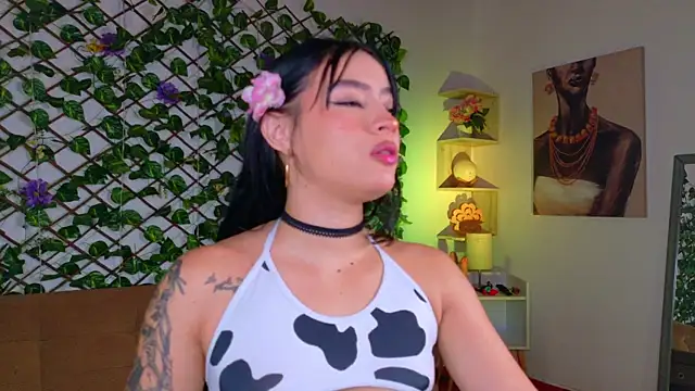 Snapshot of melody_cute10 chatting on 04.02.26 melody cute10 online show from 04.02.26