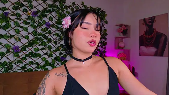 Snapshot of melody_cute10 chatting on 04.15.26 melody cute10 online show from 04.15.26