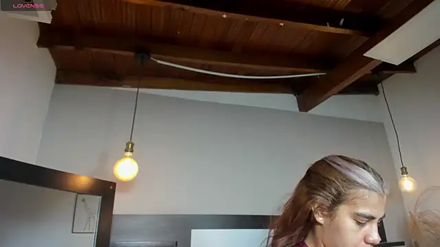 SaraaJhonsonn online show from 04.05.26