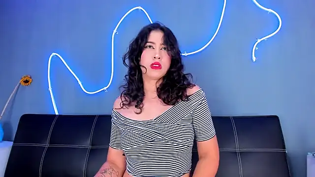 Snapshot of purplay_98 chatting on 10.02.25 purplay 98 online show from 10.02.25