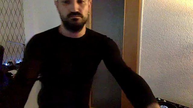 tomz0819 online show from 03.15.25