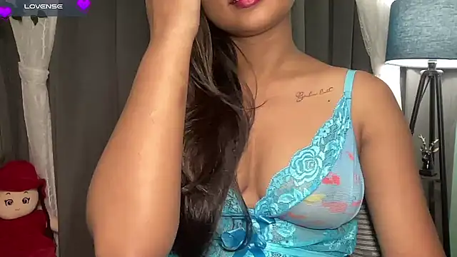 Snapshot of senorita78 chatting on 10.29.25 senorita78 online show from 10.29.25