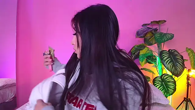 Nicolette ks  online show from 12.16.24