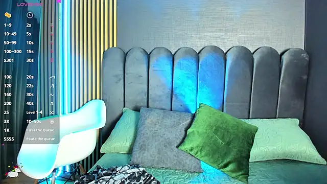 Nicolette ks  online show from 12.05.25