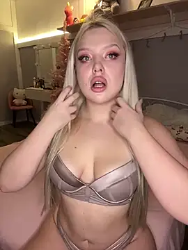 Snapshot of touchme_now chatting on 01.16.25 touchme now online show from 01.16.25