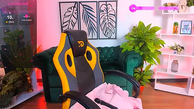 Viola  Shy online show from 03.08.25