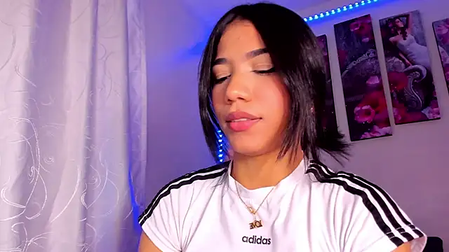 Alissarhys26 online show from 12.15.24