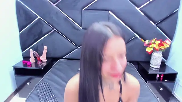 Snapshot of ChloeRosey chatting on 10.31.25 ChloeRosey online show from 10.31.25