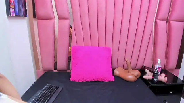 ChloeRosey online show from 03.18.26