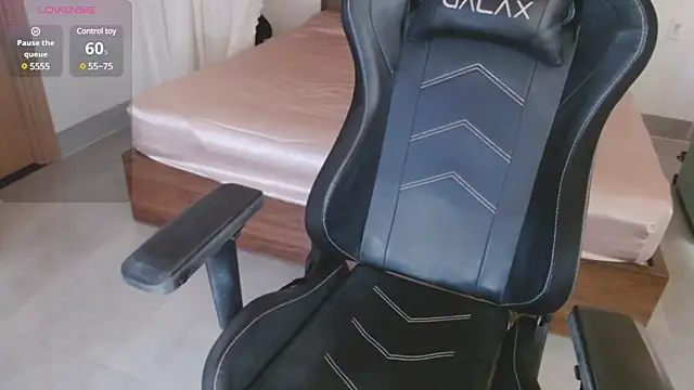 Lin SiYee online show from 03.10.25