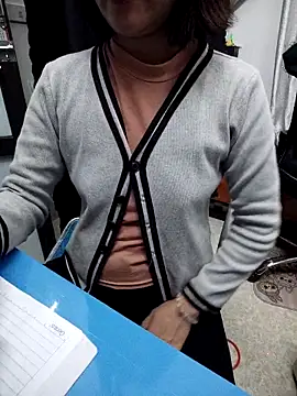 Haralushiaaa online show from 12.17.25