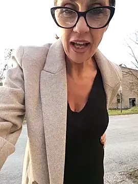 Snapshot of JasmineNoir2 chatting on 01.01.25 JasmineNoir2 online show from 01.01.25