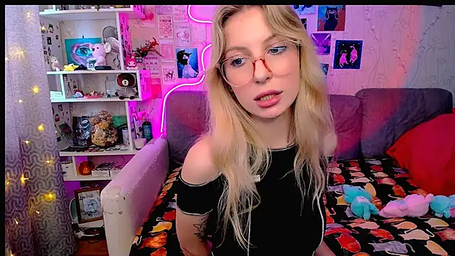 Snapshot of Maria_Hunt chatting on 01.25.25 Maria Hunt online show from 01.25.25