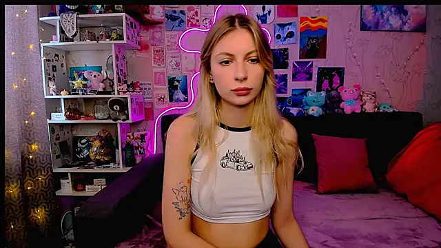 Snapshot of Maria_Hunt chatting on 02.22.25 Maria Hunt online show from 02.22.25