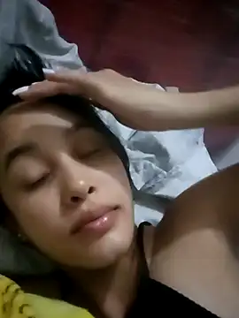 Snapshot of The-quee22 chatting on 12.19.24 The-quee22 online show from 12.19.24