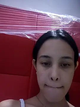 Snapshot of The-quee22 chatting on 03.19.25 The-quee22 online show from 03.19.25