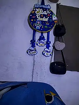 Snapshot of The-quee22 chatting on 10.24.25 The-quee22 online show from 10.24.25