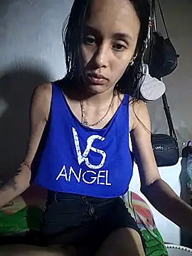 Snapshot of The-quee22 chatting on 11.07.25 The-quee22 online show from 11.07.25