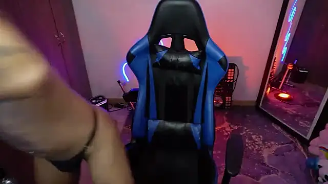 Snapshot of tay_ler3 chatting on 04.10.26 tay ler3 online show from 04.10.26