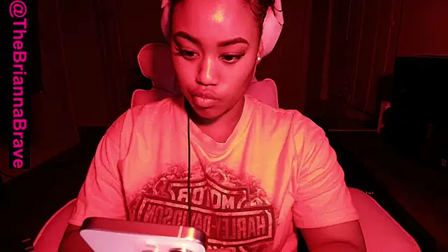 BriannaBrave online show from 07.12.26