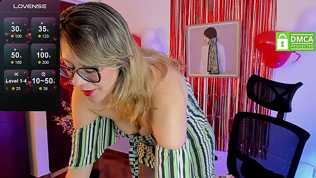 Chanelll Taylorr  online show from 02.16.25