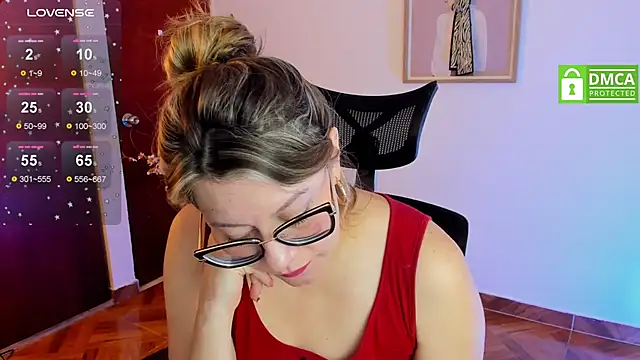 Chanelll Taylorr  online show from 02.26.25