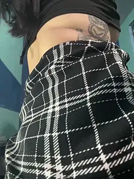 Snapshot of ZTahya chatting on 12.18.24 ZTahya online show from 12.18.24