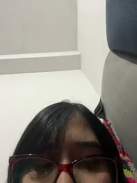 Snapshot of ZTahya chatting on 03.21.25 ZTahya online show from 03.21.25