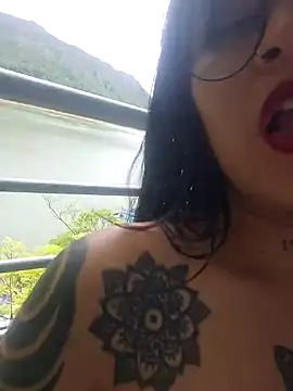 Snapshot of ZTahya chatting on 10.16.25 ZTahya online show from 10.16.25