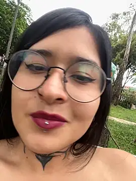 Snapshot of ZTahya chatting on 11.18.25 ZTahya online show from 11.18.25