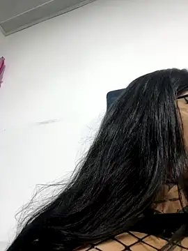 Snapshot of ZTahya chatting on 11.22.25 ZTahya online show from 11.22.25