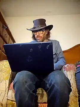 Snapshot of Geaux_Again chatting on 12.20.24 Geaux Again online show from 12.20.24